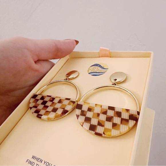 C&C California Gold and Brown Checkered Earrings Circular - Picture 2 of 5